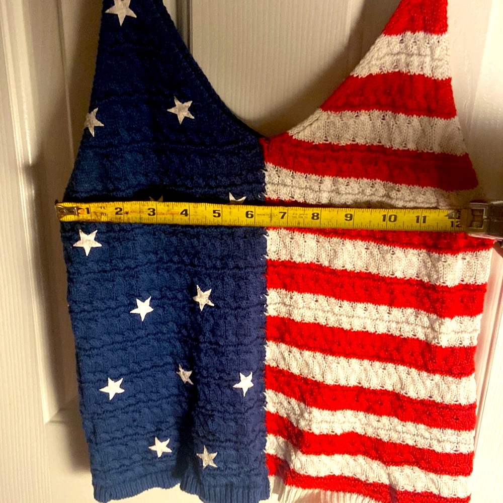 Moon and Madison medium tank top - Picture 2 of 6